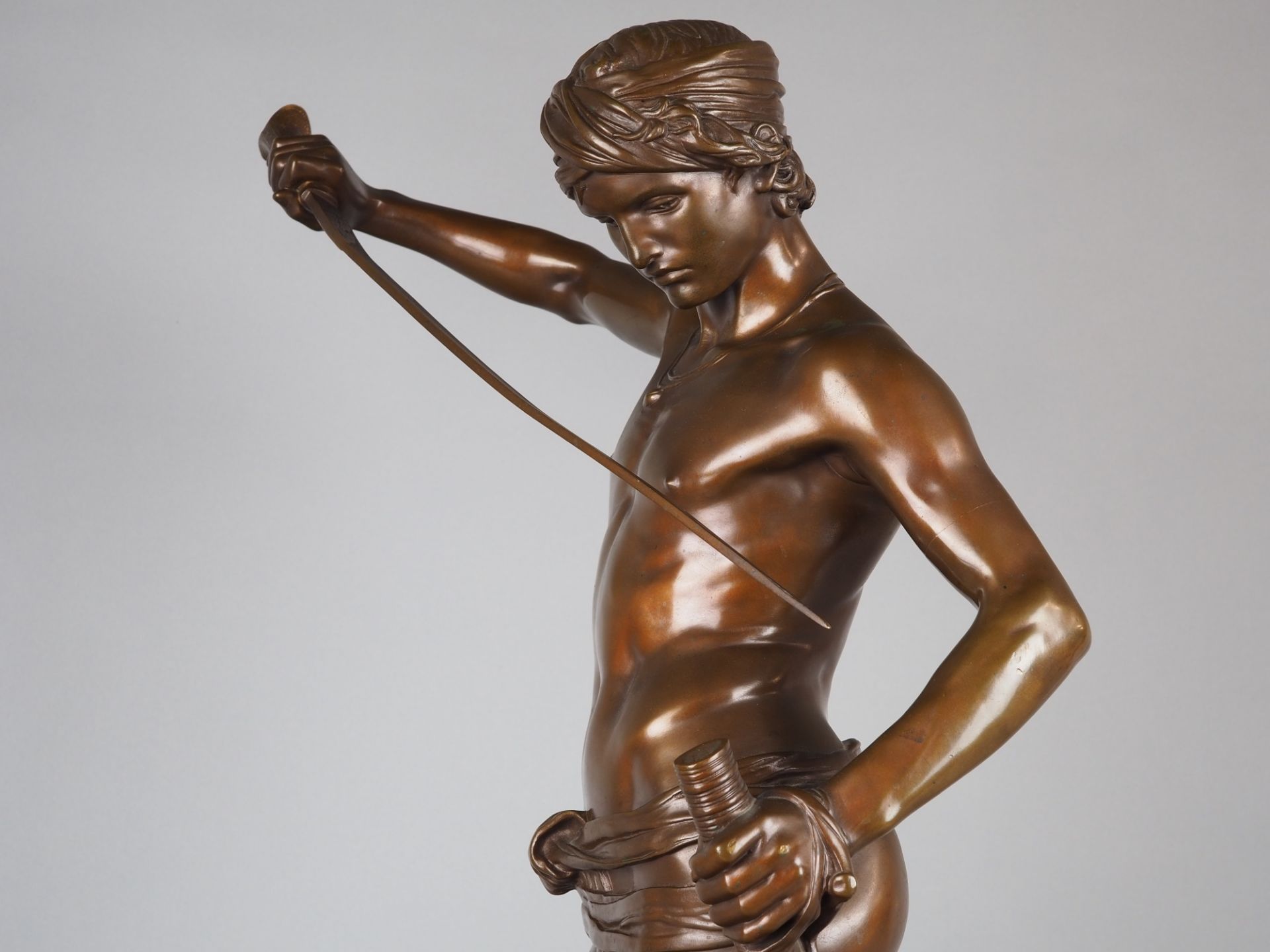 Repräsentative große Bronze "David Sieger" (über 72cm hoch!) von Antonin Mercié gegossen von F. Bar - Bild 4 aus 6