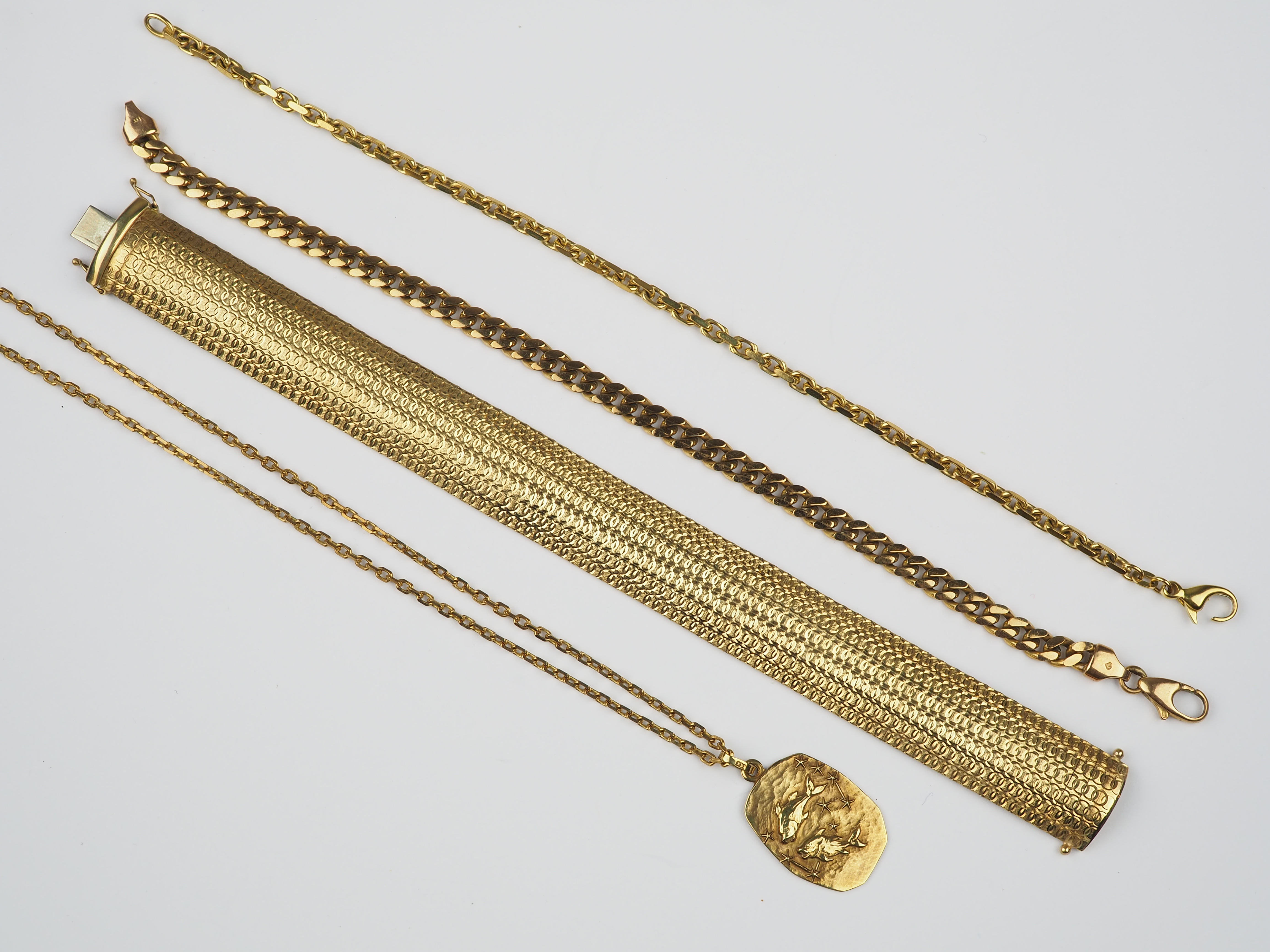 Convolute 8K gold chains & bracelets - Image 2 of 8