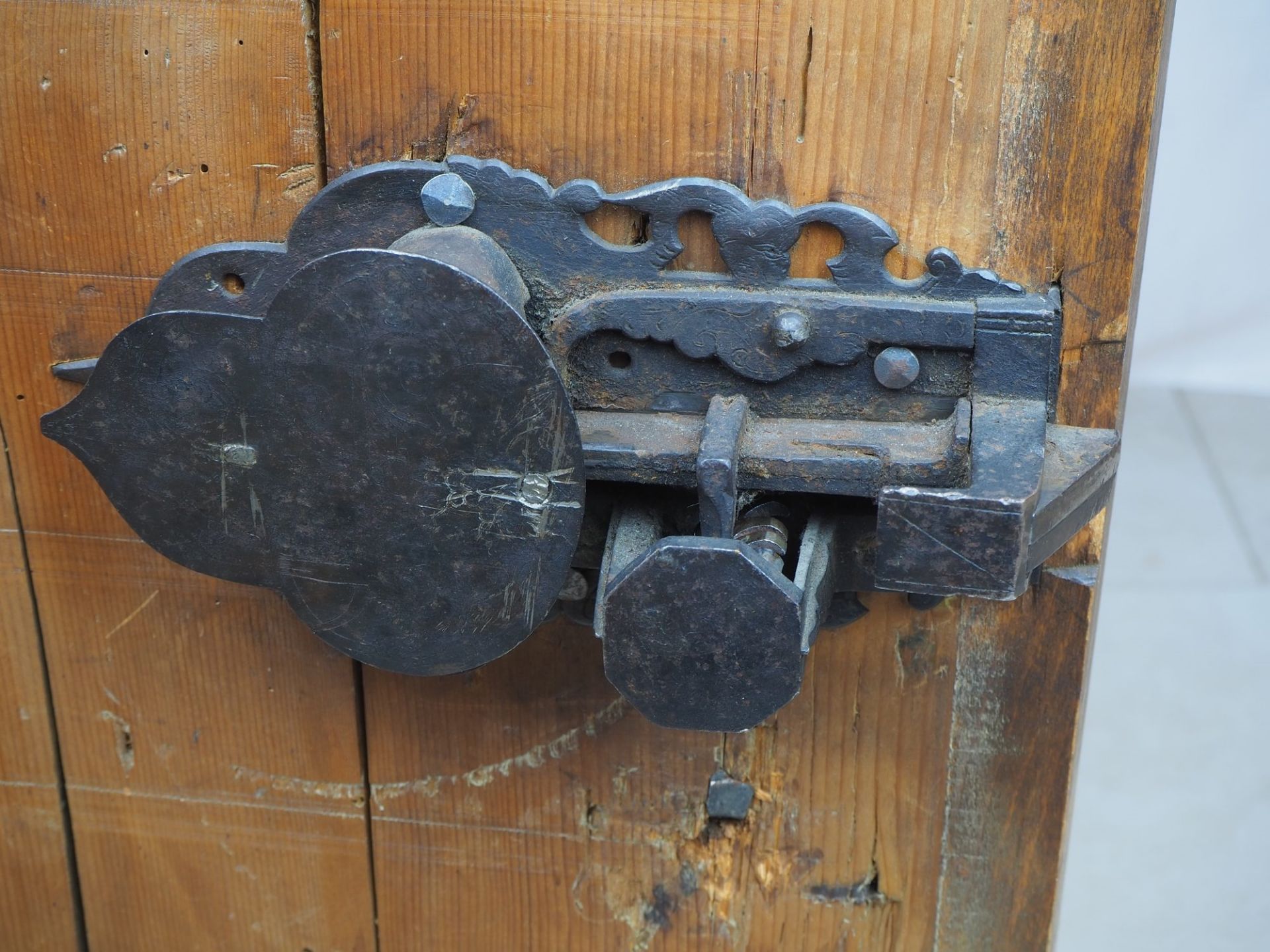 Ulm furniture, sideboard with attachment, probably 17th/18th century.  - Image 5 of 8