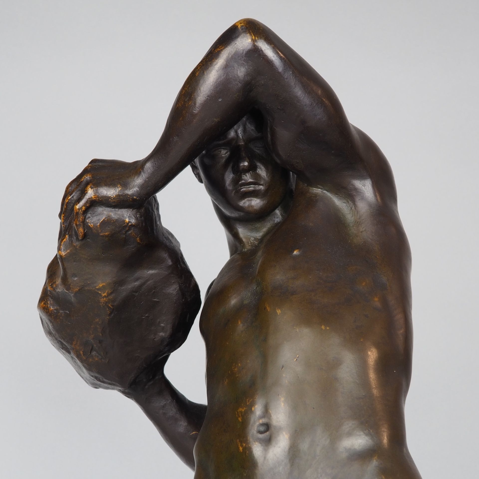 Impressive large bronze of a male naked athlete throwing a huge stone by Paul Moye around 1920 - Image 6 of 7
