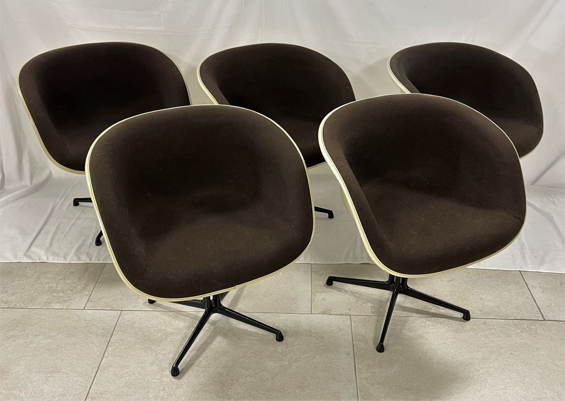 Charles Eames (1907-1978), five armchair "La Fonda", 1961 - Image 2 of 5