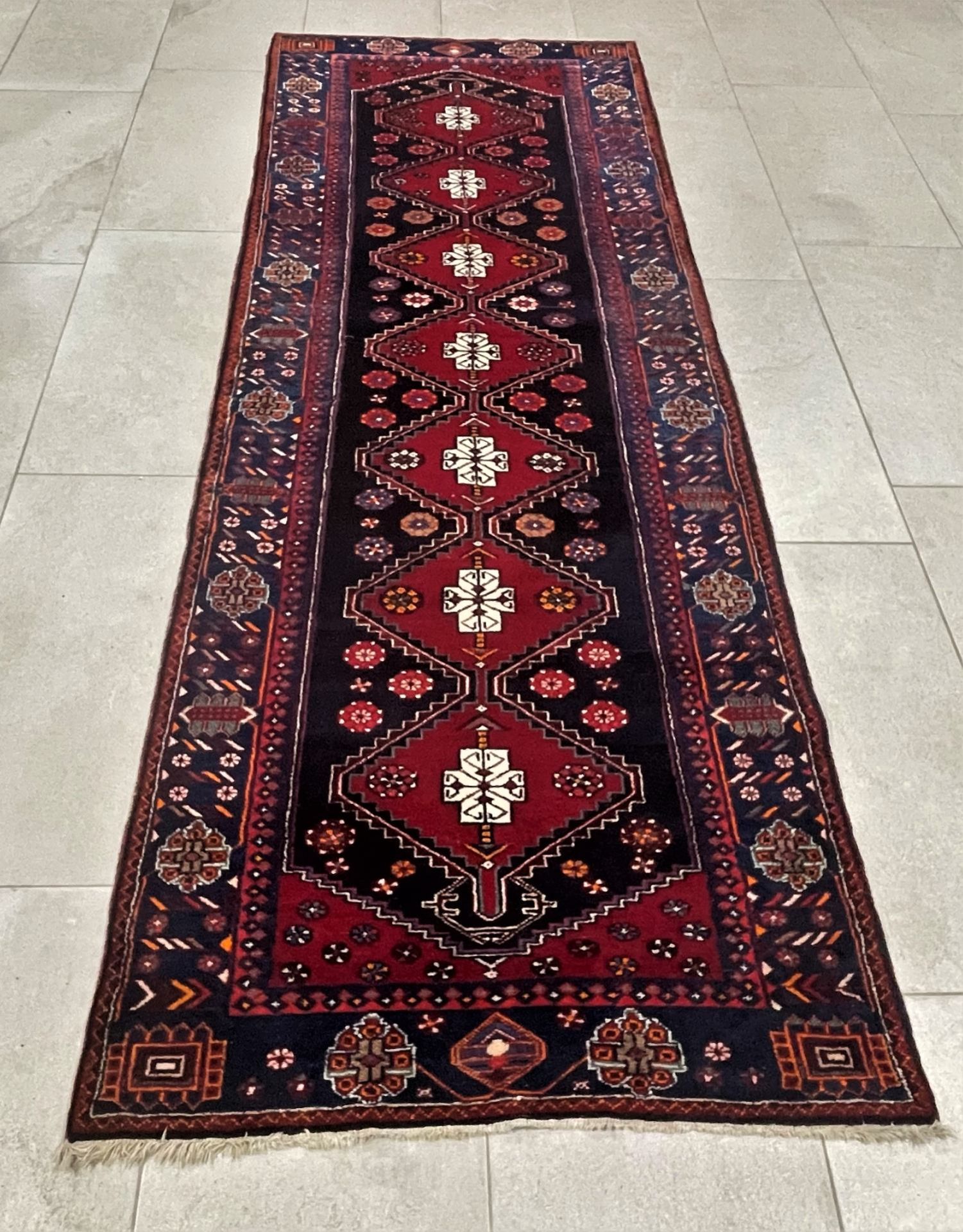 Sarand / Hamadan Persian carpet, runner 300 x 100 cm.