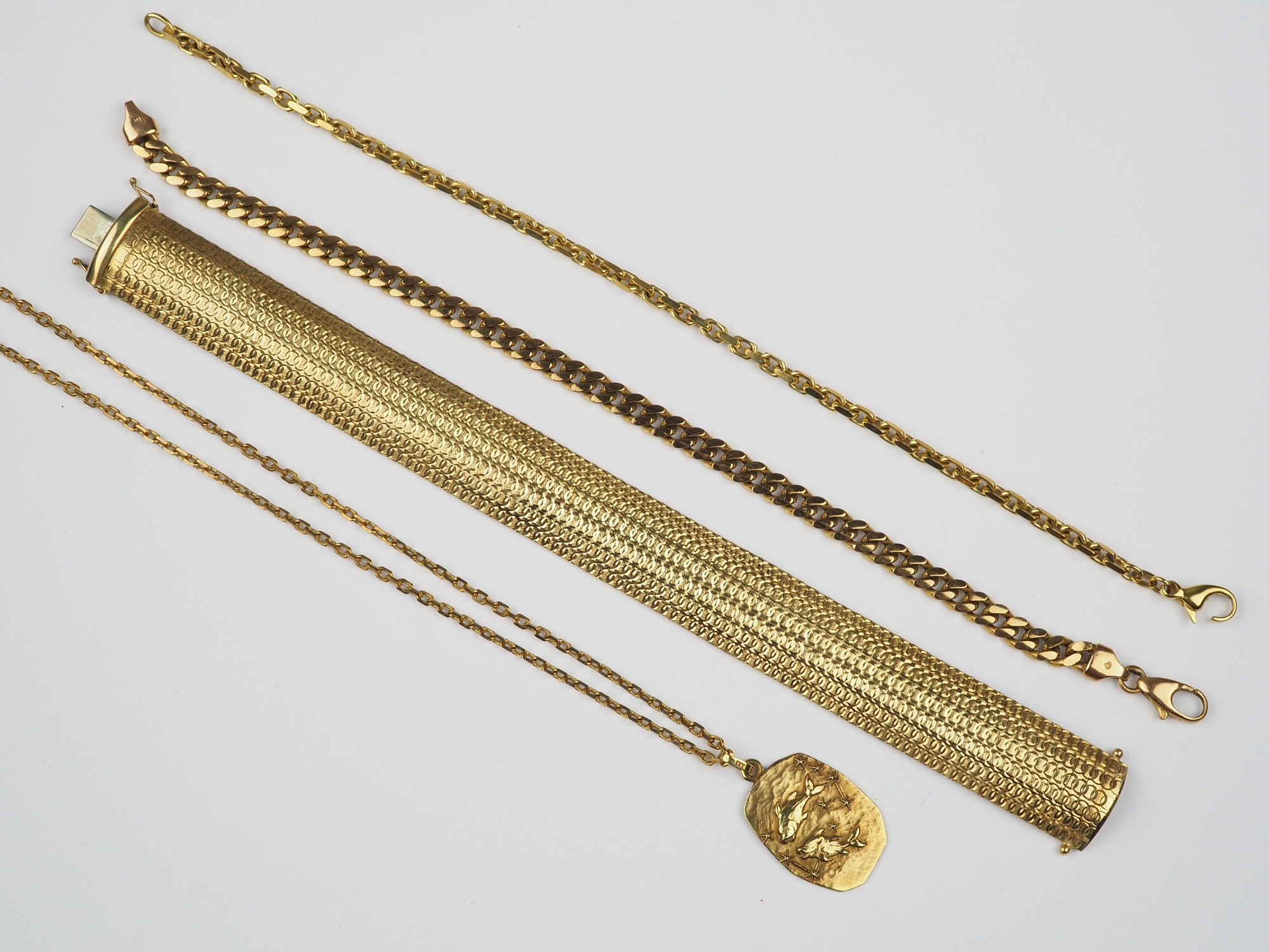 Convolute 8K gold chains & bracelets - Image 6 of 8