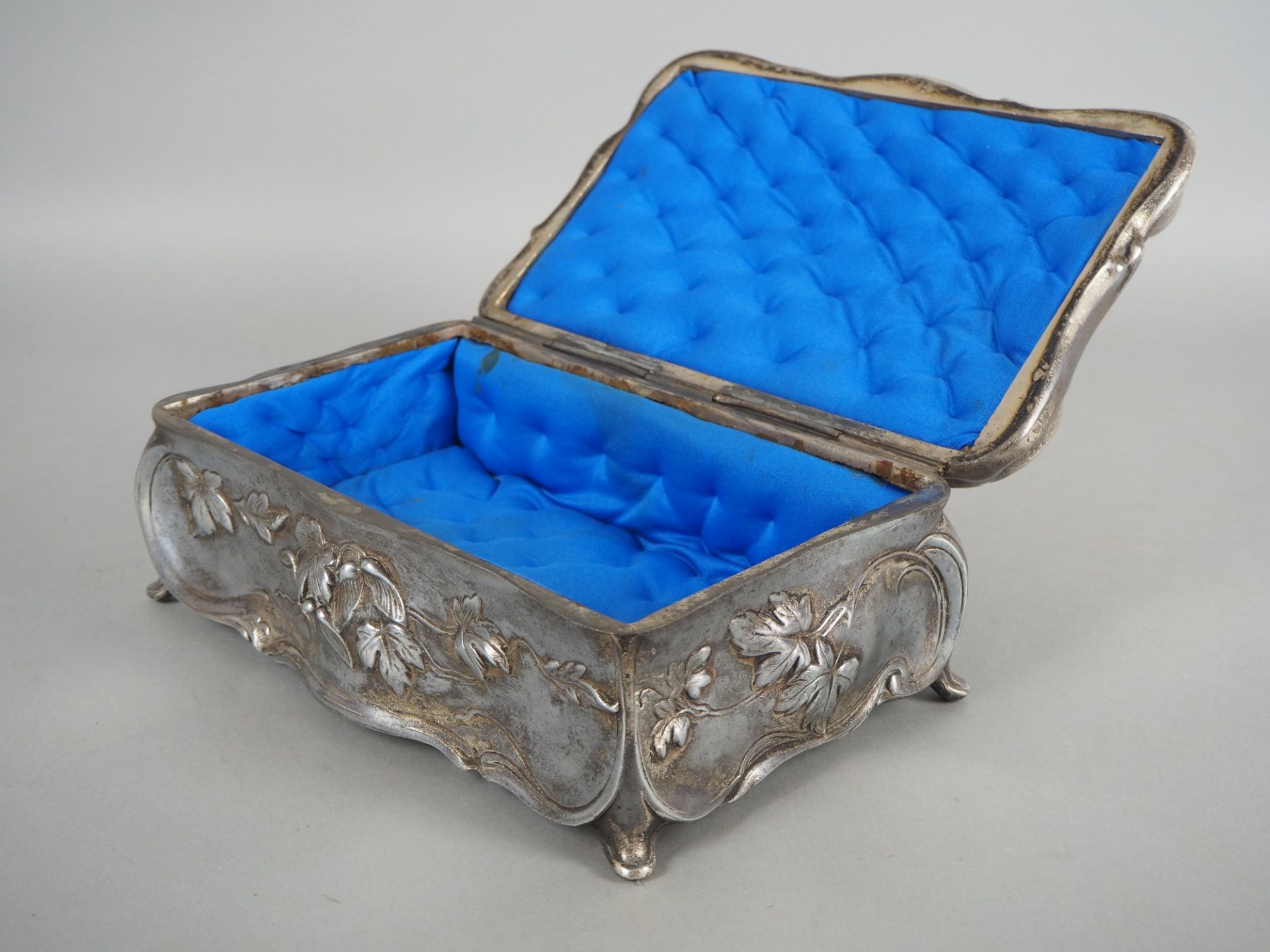 J.B., Art Nouveau casket, around 1900. - Image 2 of 4