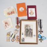 Mixed lot of militaria, medals & badges WW1