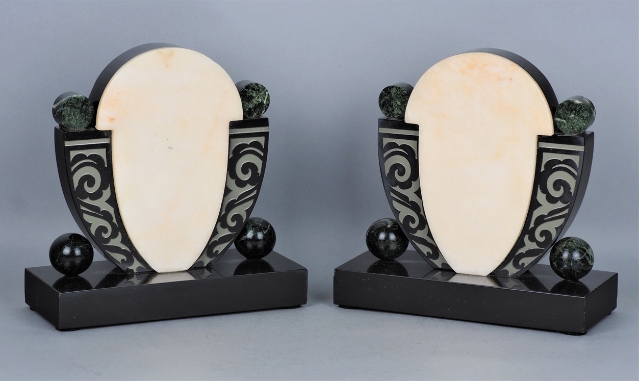 A pair of bookends Art Déco around 1920.