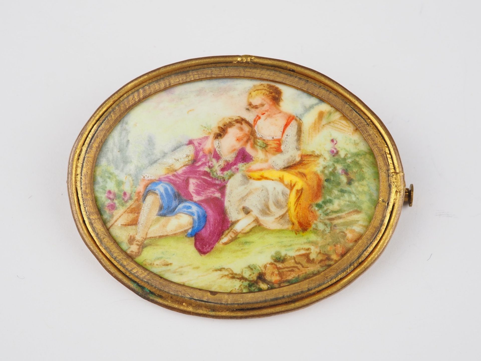 Porcelain brooch in Biedermeier style, beginning of 19th century.