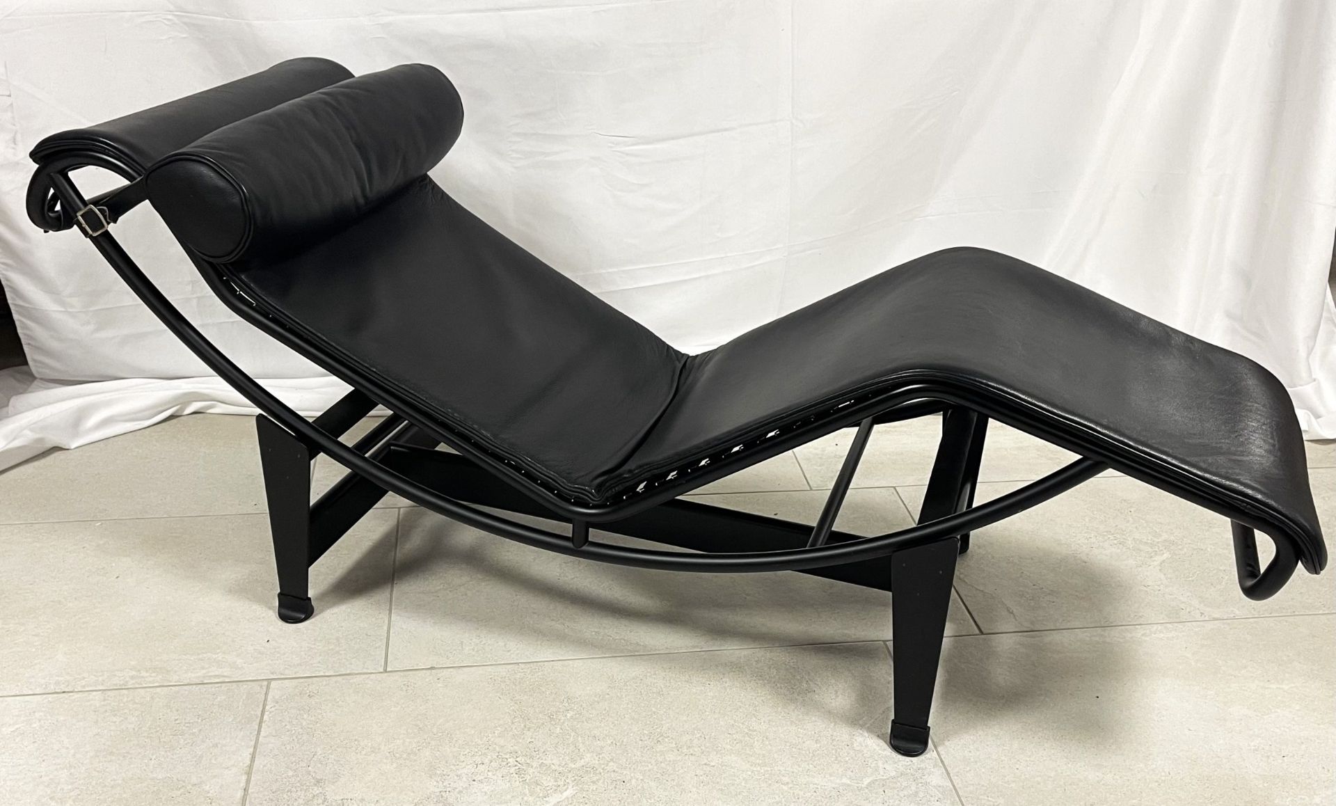 Chaise Lounge Liege Le Corbusier Cassina LC4