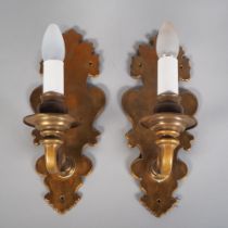 Two brass wall lamps, early/mid 20th century.