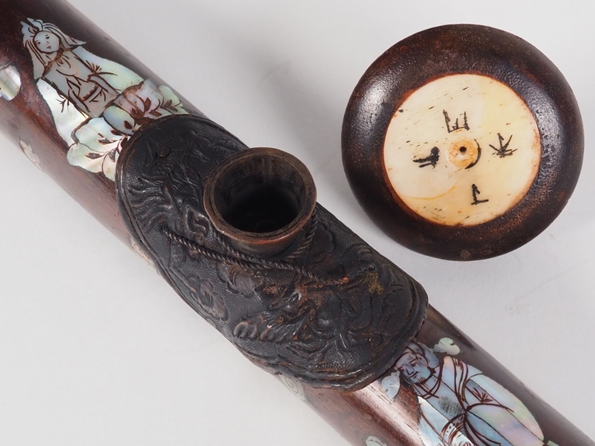 Große Opiumpfeife aus Holz, wohl China Anfang 20. Jh. - Bild 2 aus 5