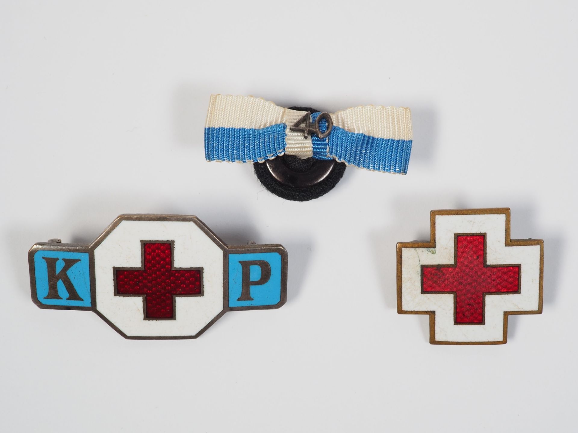 Bavaria Red Cross enamel badge 1st WW - Deschler, Munich