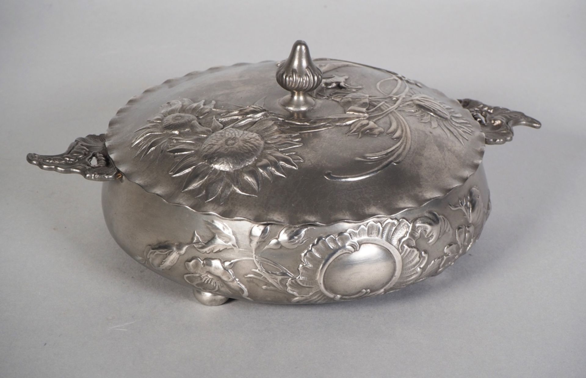 Large lidded bowl, around 1900