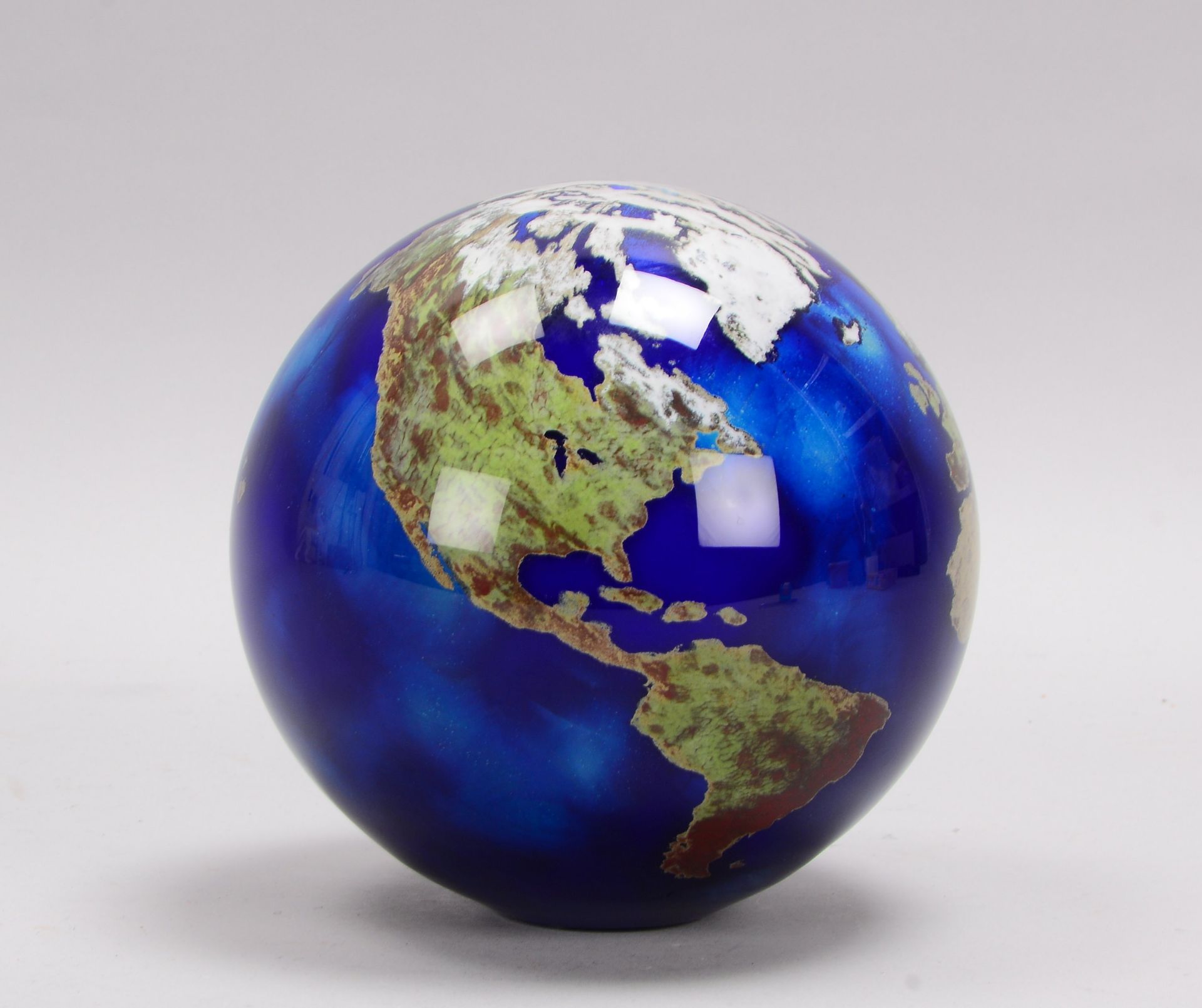 Lundberg Studios, &#039;Worldweight Magnum&#039; - gr. Glas-Paperweight - Image 3 of 4