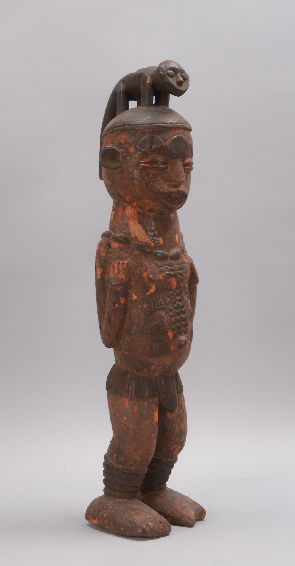 Holzfigur (Benin/Afrika), &#039;Stehender Mann&#039;, mit Brustschmuck - Image 2 of 2