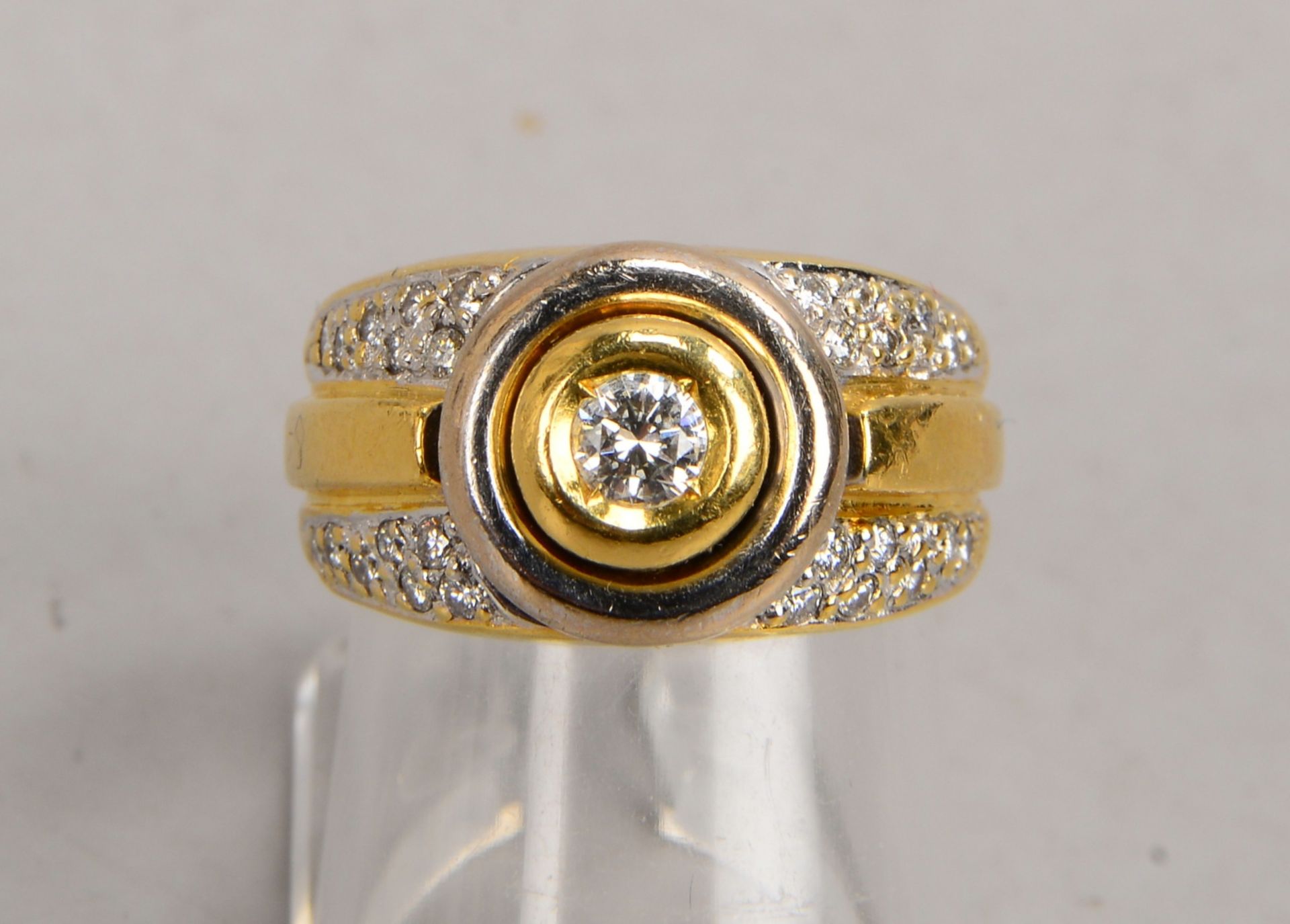 Christ, Ring, 750 GG/WG (gest.), mit Brillant/ca. 0,20 ct und 28x Diamanten - Bild 2 aus 2