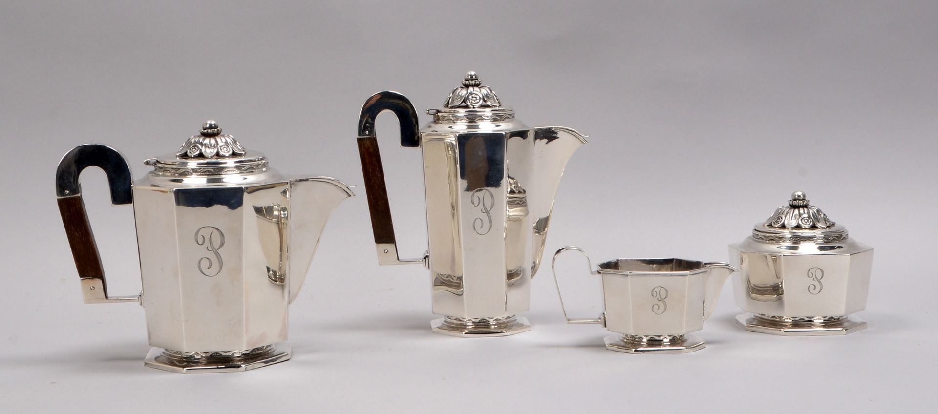 Kaffeekern/Teekern, 925 Silber, 4-tlg., 8-passig/Art d&eacute;co-Design, Kannen mit Holzgriff