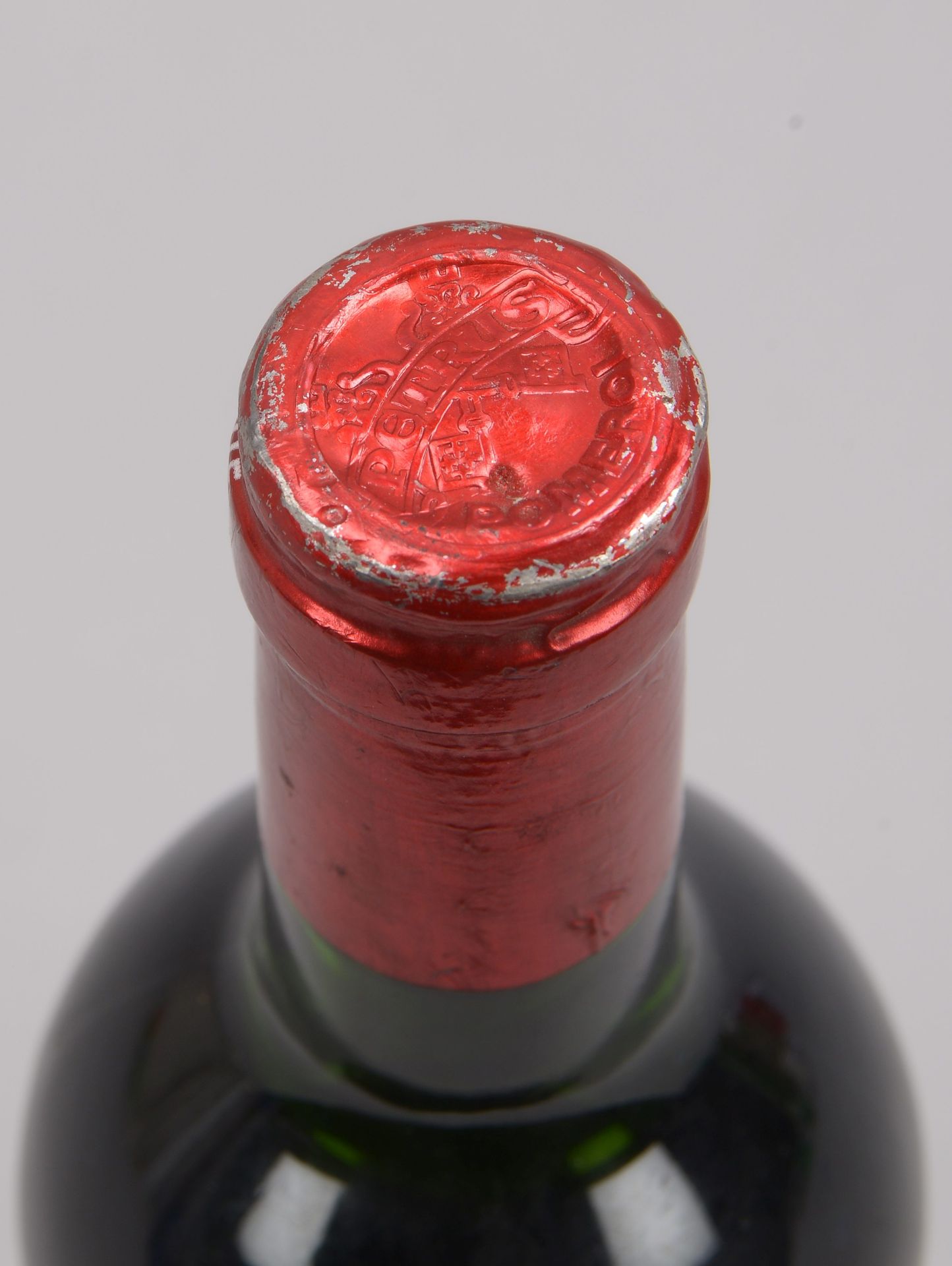 Sammler-Rotwein: Petrus Pomerol Grand Vin, 1983, 0,75 l, F&uuml;llstand &#039;Upper Shoulder&#039; - Image 2 of 2