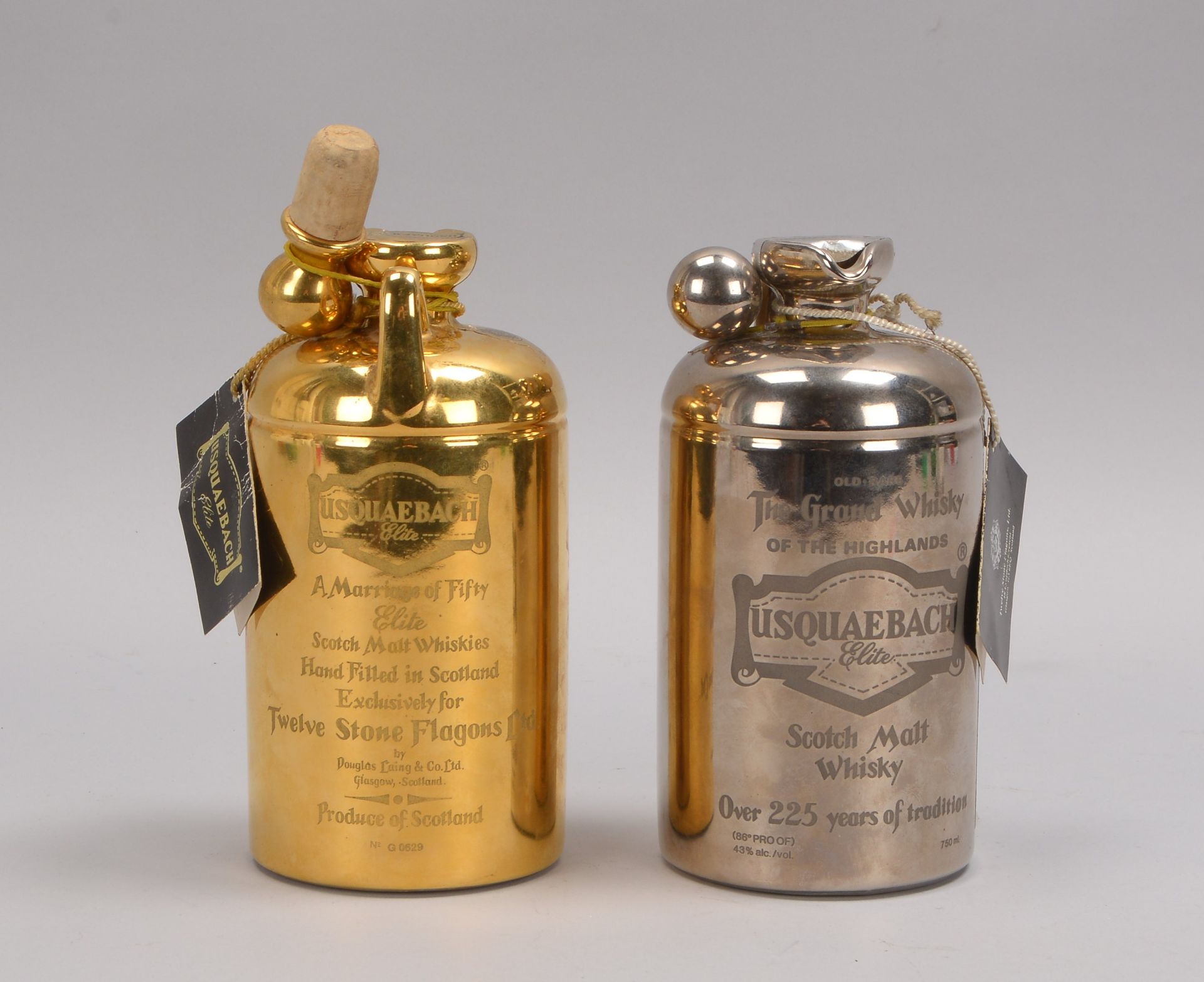 Sammler-Whisky, 2 Flaschen: &#039;Usquaebach Elite&#039; Gold und Silber