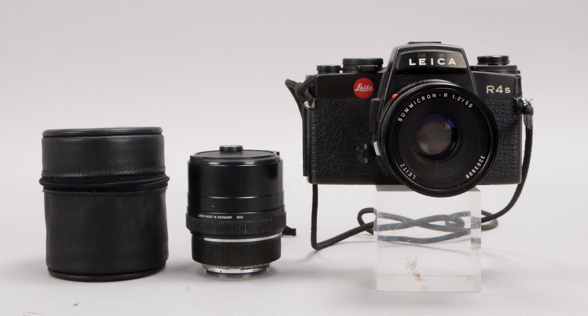 Sammler-Fotokamera: Leica &#039;R4 S&#039; mit &#039;Summicron-R&#039; und Leica &#039;Macro-Elmar&#