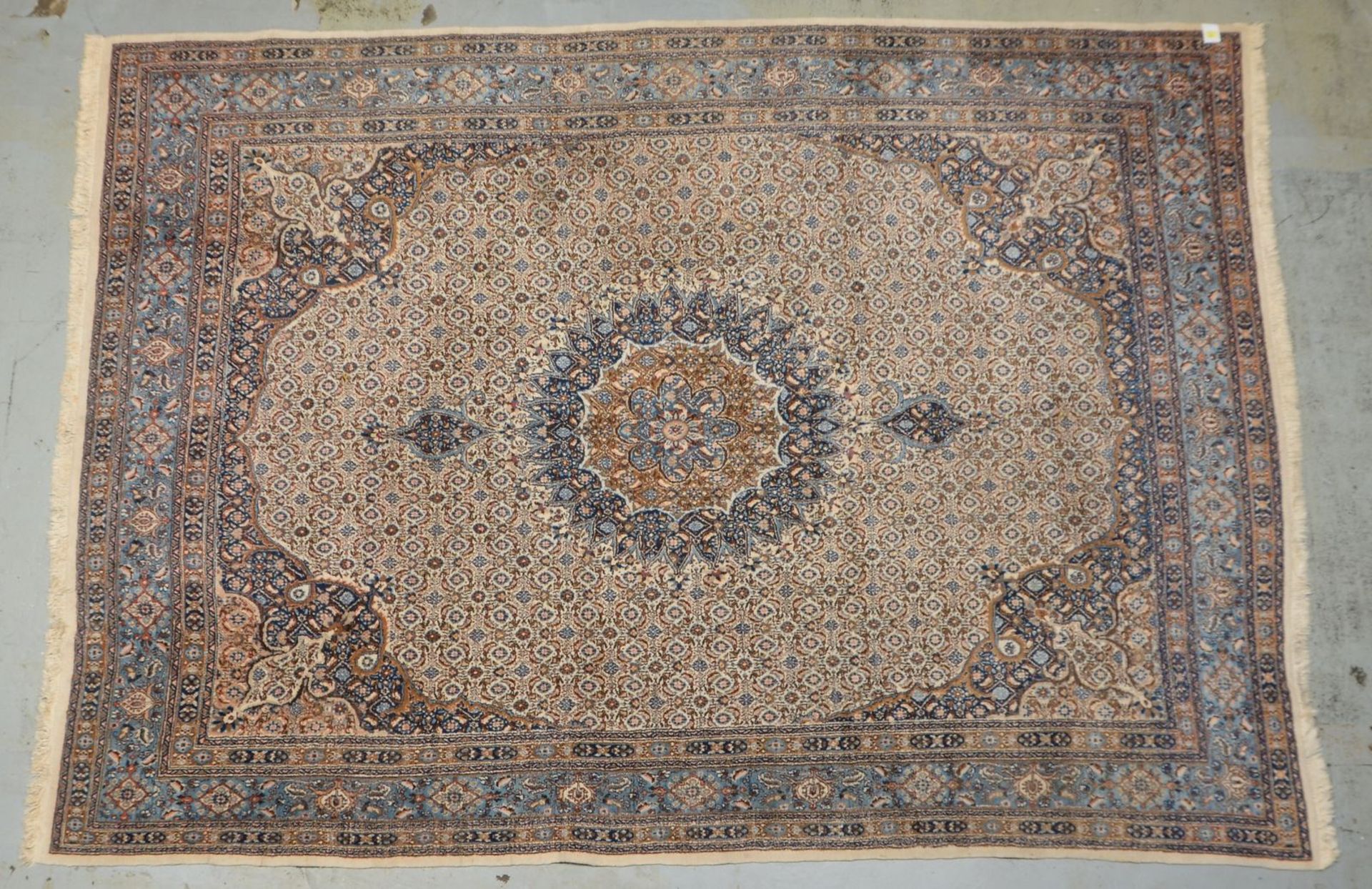 Orientteppich (Iran), mittelfeine Kn., hellgrundig, insges. gleichm&auml;&szlig;iger Flor