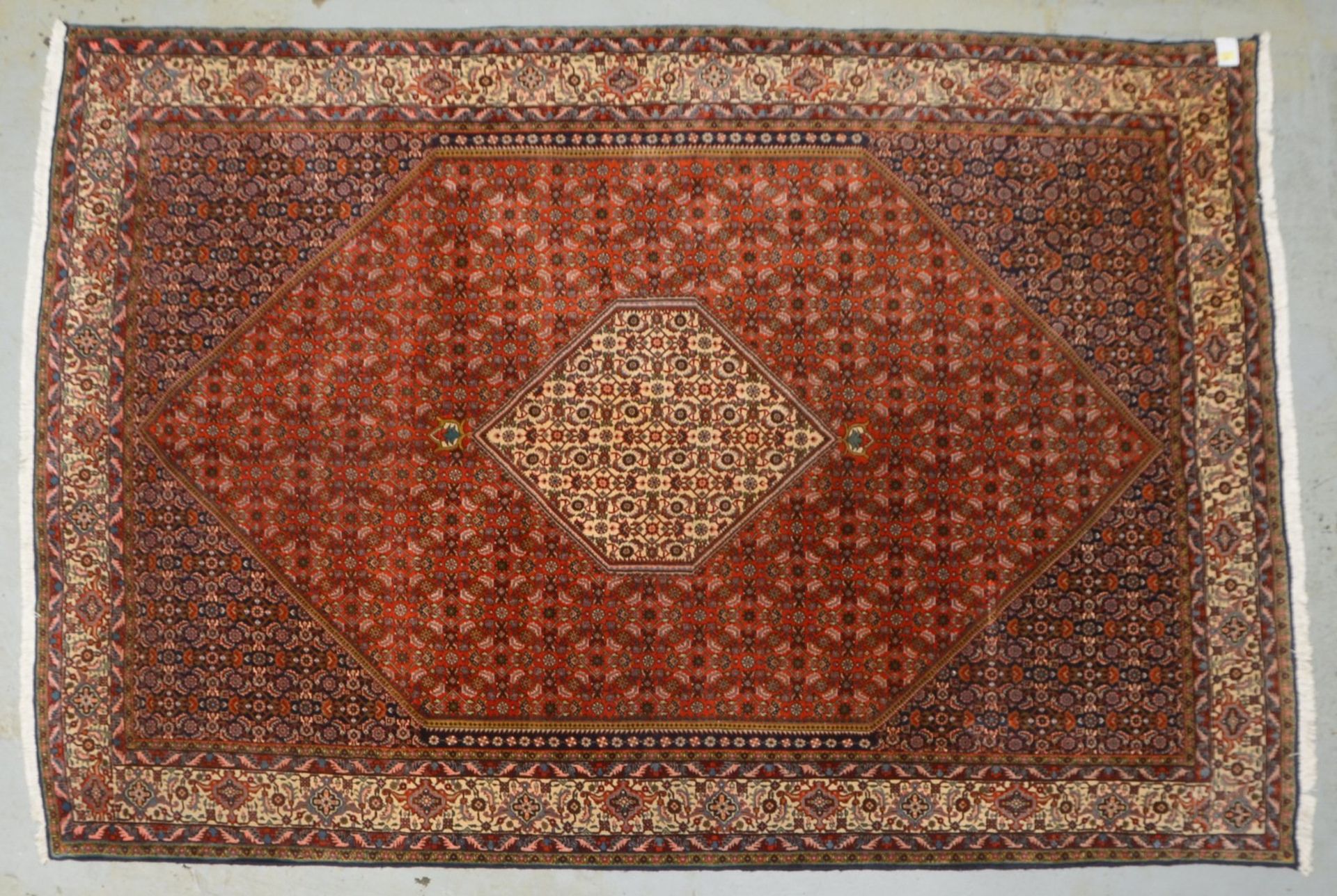 Bidjar, mittelfeine/feine Kn&uuml;pfung, fester dichter Flor, guter Zustand; Ma&szlig;e 300 x 200 cm