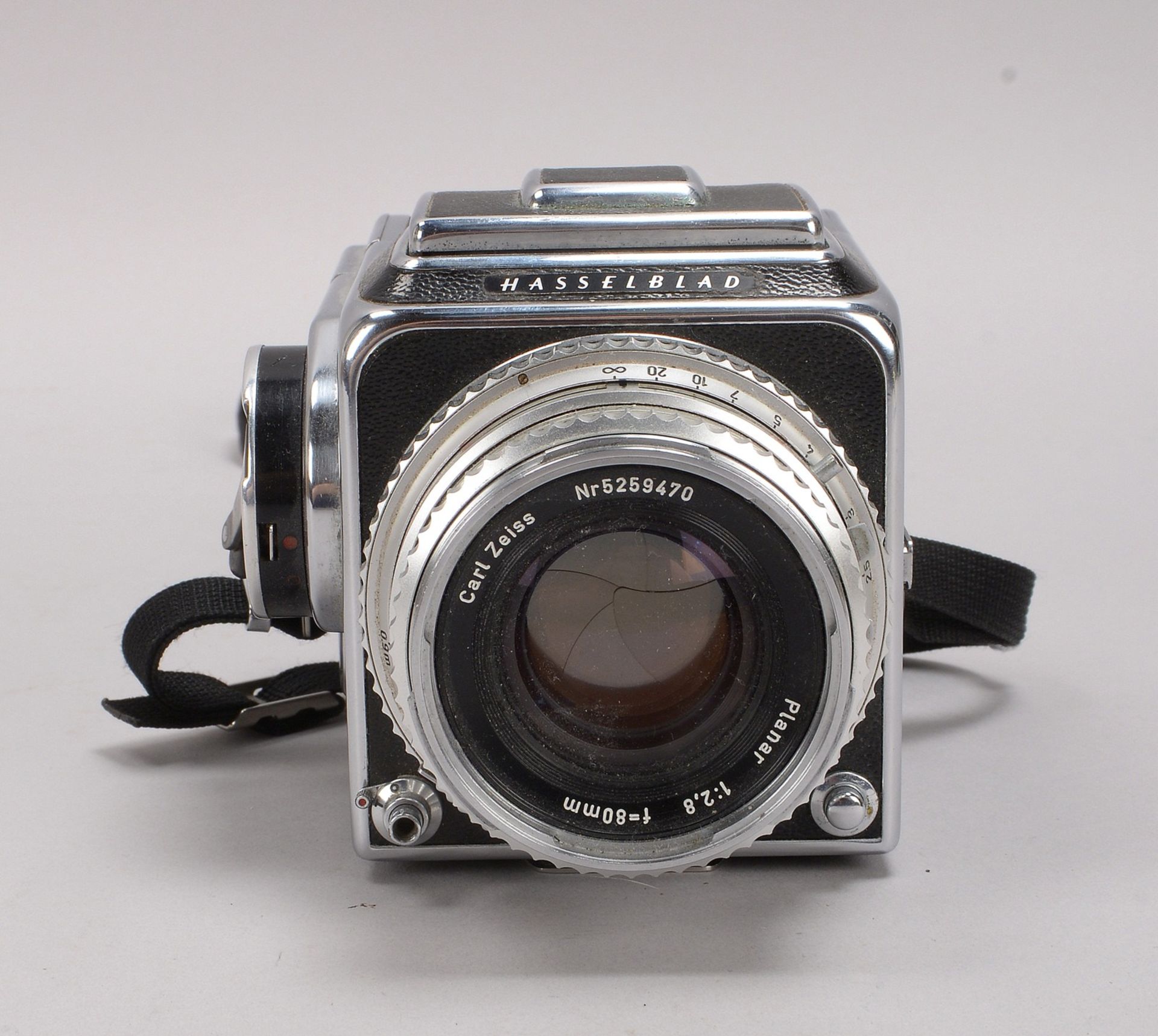 Sammler-Fotokamera: Hasselblad '500 C', mit Objektiven und untersch. Zubehör - Bild 3 aus 4