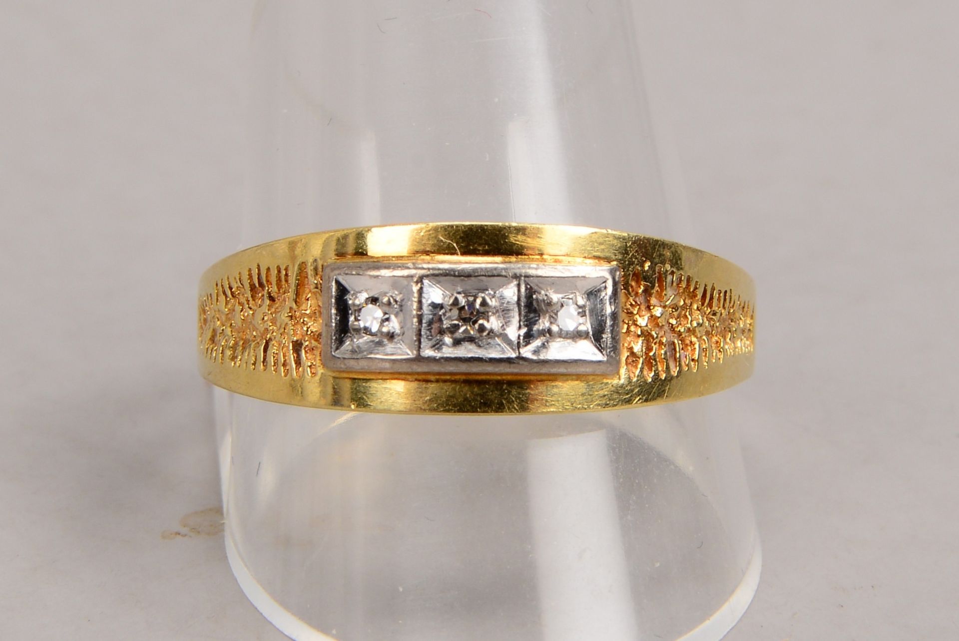 Ring, 585 GG/WG (gest.), mit 3x kleinen Brillanten im Achtkantschliff; RG 64 - Image 2 of 2