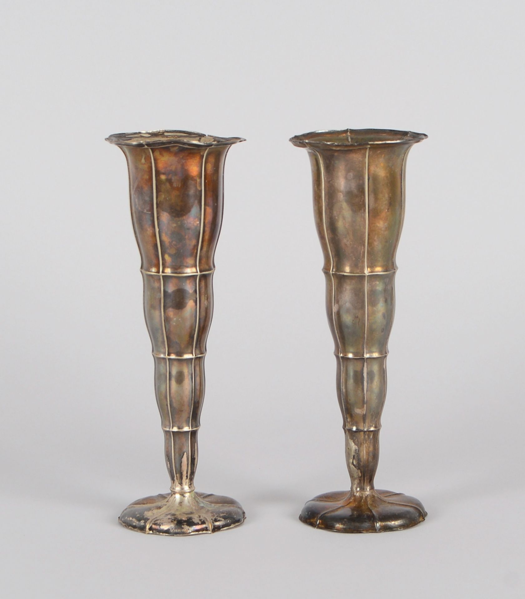 Paar Tischvasen, 800 Silber (1x gef&uuml;llt); H&ouml;he 22 cm, Gew./reines Silber: 200 g