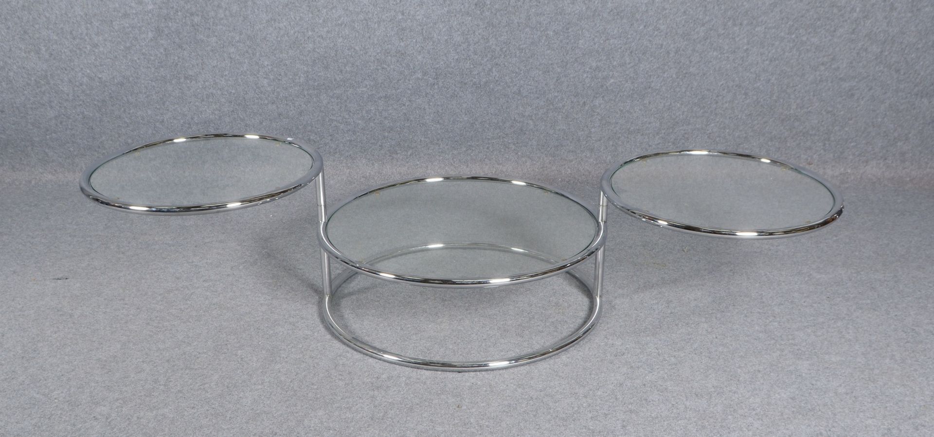 Designer-Beistelltisch, Chrom und Glas, 3-stuf. runde Ablagen/bewegl.; &Oslash; 76 cm - Image 2 of 2