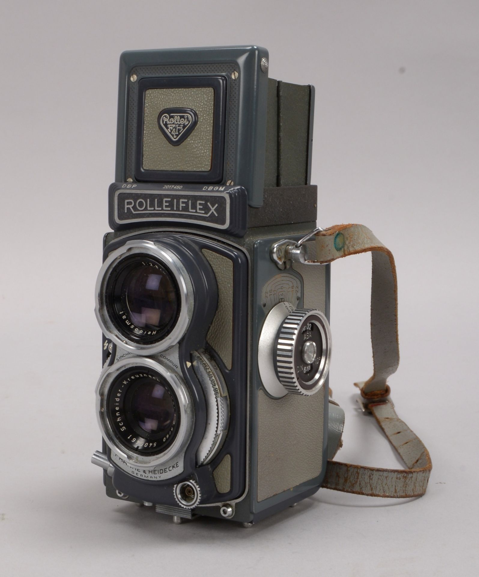 Rolleiflex-Spiegelreflexkamera, sog. &#039;Grey Baby&#039;, &#039;4x4&#039; - selten!; und Diaproj. - Image 3 of 3