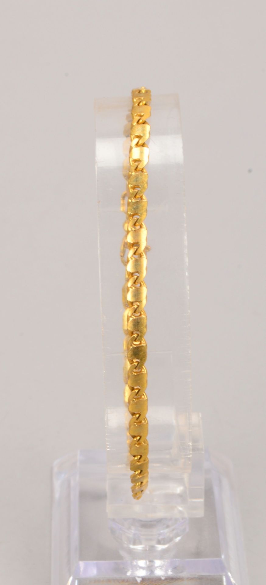 Armband, 333 GG (gest.), mit Karabinerschlie&szlig;e; L&auml;nge 19 cm, Gew. 5,10 g - Image 2 of 2