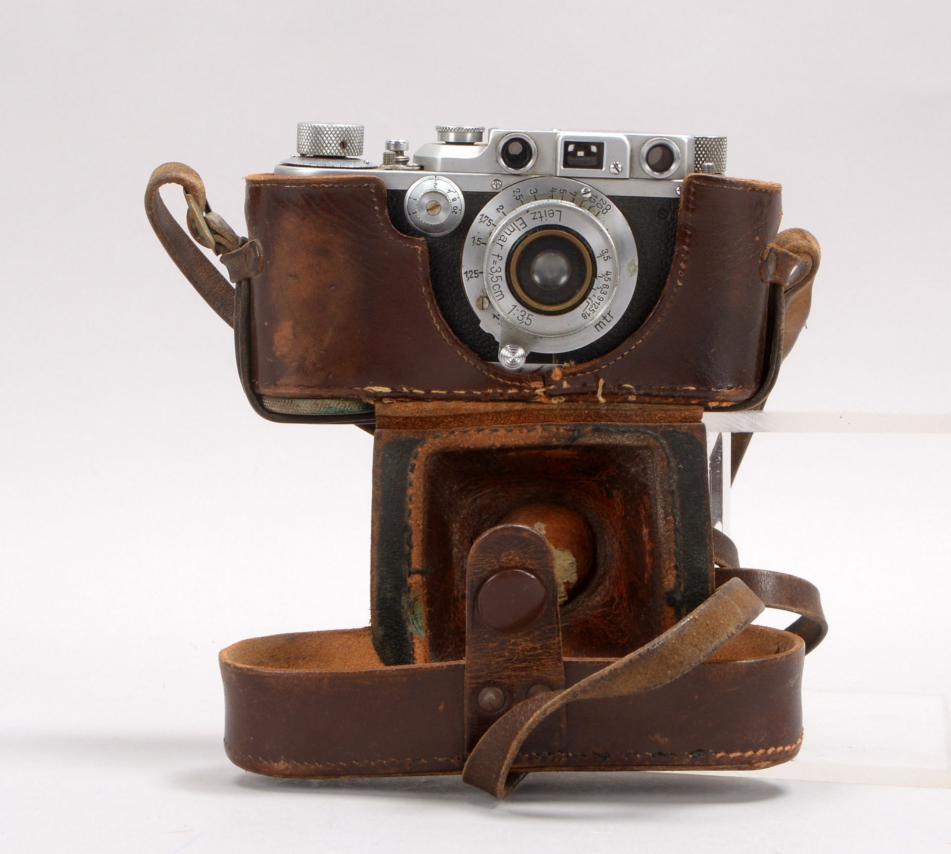 Sammler-Kamera, &#039;Leica III&#039;, mit Leitz-&#039;Elmar, f=3,5 mm, 1:3,5&#039;, in orig. Tasche - Image 2 of 4