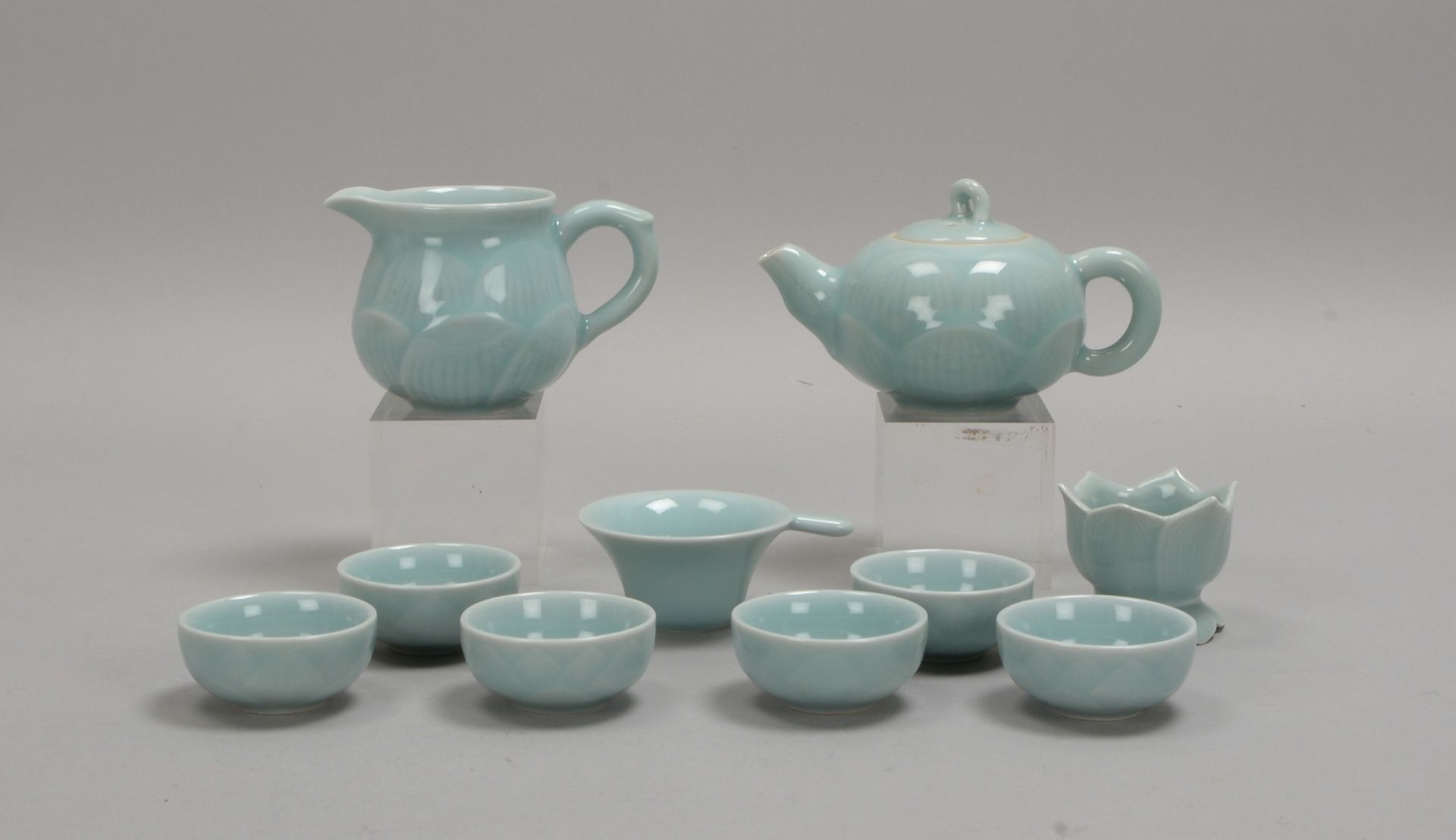 Jianxing, Xu, Künstler-Keramikservice, komplett für 6 Pers., in Holzschatulle - Bild 2 aus 2