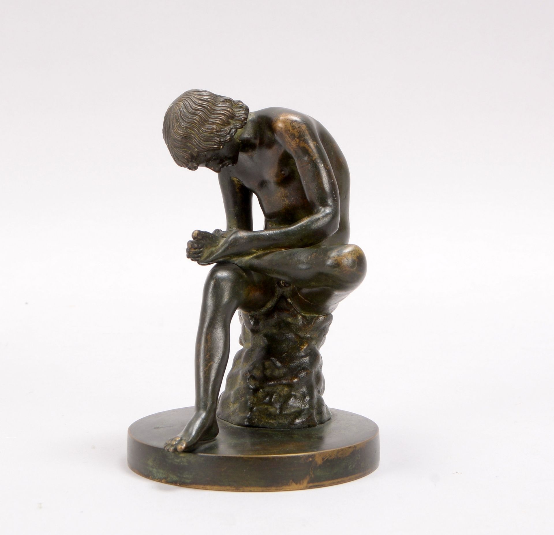 Bronzefigur, &#039;Der Dornauszieher&#039;, nach antikem Vorbild; H&ouml;he 14