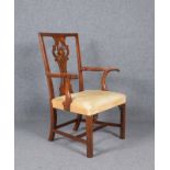 Antiker Armlehnstuhl/'Queen Anne'-Stuhl; Lehnhöhe 103 cm, Breite 72 cm