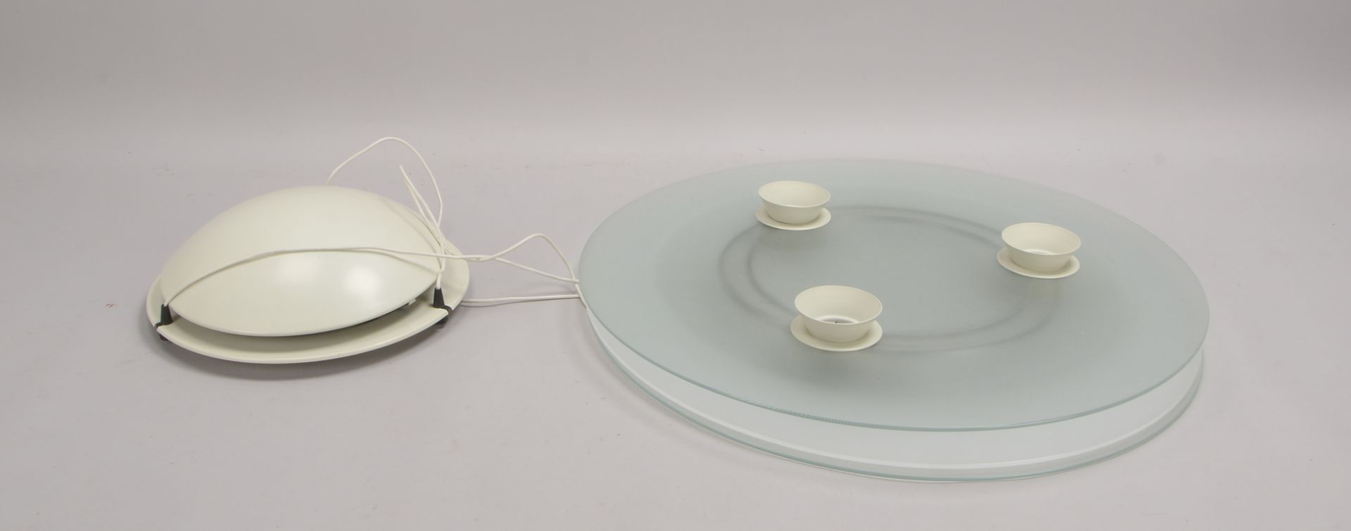 Designer-Deckenlampe, 3x Halogenlampen an runder Glasscheibe; Durchmesser Ø 60 cm - Bild 2 aus 2