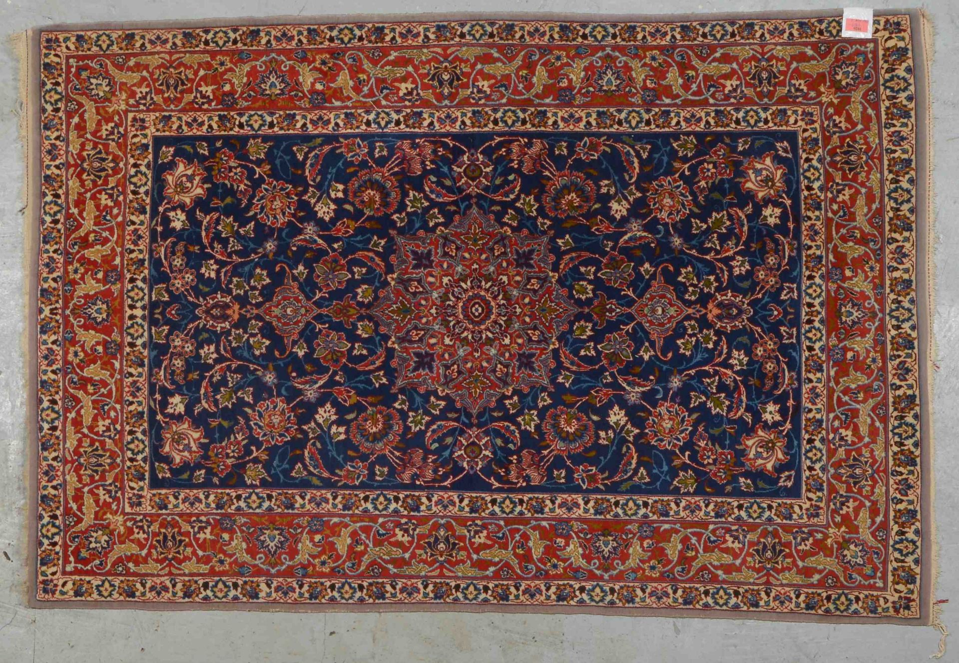 Isfahan-Br&uuml;cke, sehr feine Kn&uuml;pfung, fast 1 Mio. Knoten/qm, gleichm&auml;&szlig;iger Flor