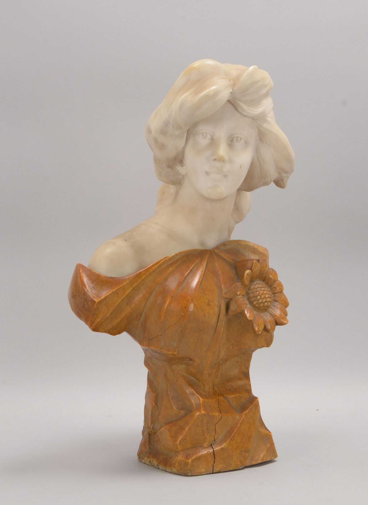 Skulptur, &#039;Frauenb&uuml;ste&#039;, Marmor und Alabaster, verso sign./dat. &#039;1753&#039;(?) -