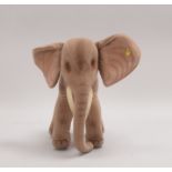 'Steiff'-Stofftier, Elefant 'Trompy', mit braunem Filzstoff; Höhe 27 cm, Länge 26 cm