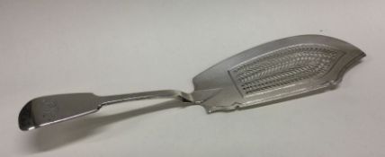 A George III silver fish slice. London 1833. By Charles Shipway. Approx.124 grams. Est. £100 - £