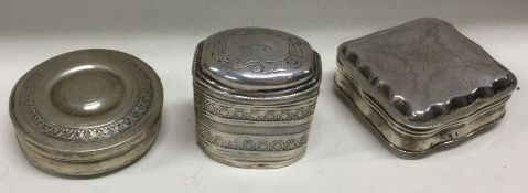 A group of three Dutch silver boxes. Approx. 63 gr