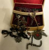 A box containing costume jewellery etc. Est. £20 -