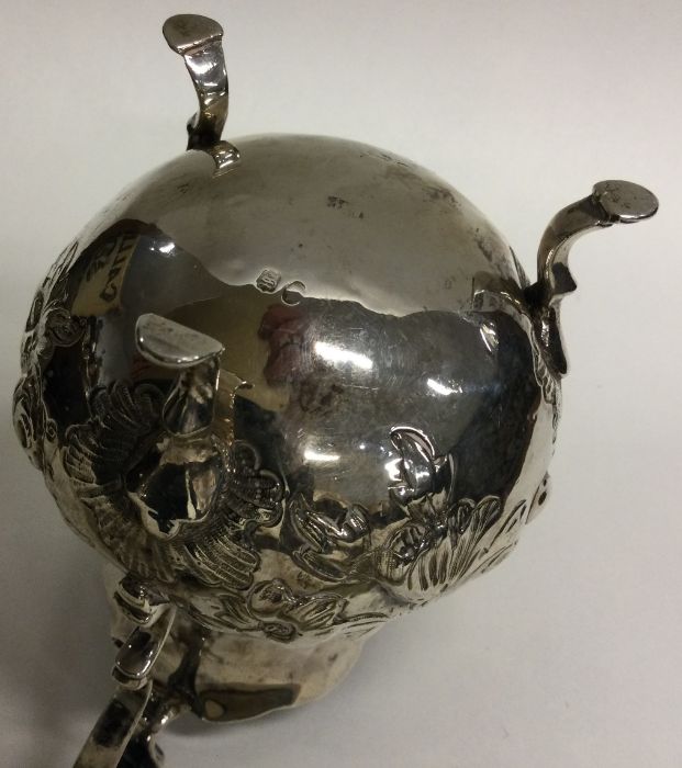 A fine Victorian silver chased jug London 1853. By Jacob Wintle. Approx. 149 grams. Est. £120 - £ - Image 2 of 2
