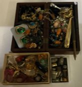 A box containing costume jewellery. Est. £20 - £30