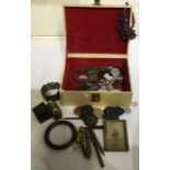 A box containing travelling inkwell etc. Est. £20