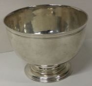 A rare George II silver bowl. London 1748. By Edmund Medleycott. Approx. 178 grams.