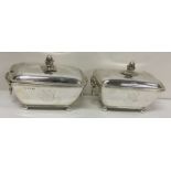 A pair of heavy George III silver sauce tureens. London 1800. By John Robins. Approx. 1281 grams. Es