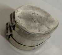 An early 18th Century teardrop nutmeg grater. Approx. 29 grams. Est. £700 - £800.