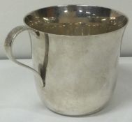 TIFFANY AND CO: An American silver christening mug. Approx. 82 grams. Est. £120 - £150.