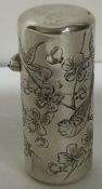 A rare Victorian scent bottle engraved with birds. London 1882. By Sampson Mordan. Approx. 54 grams.